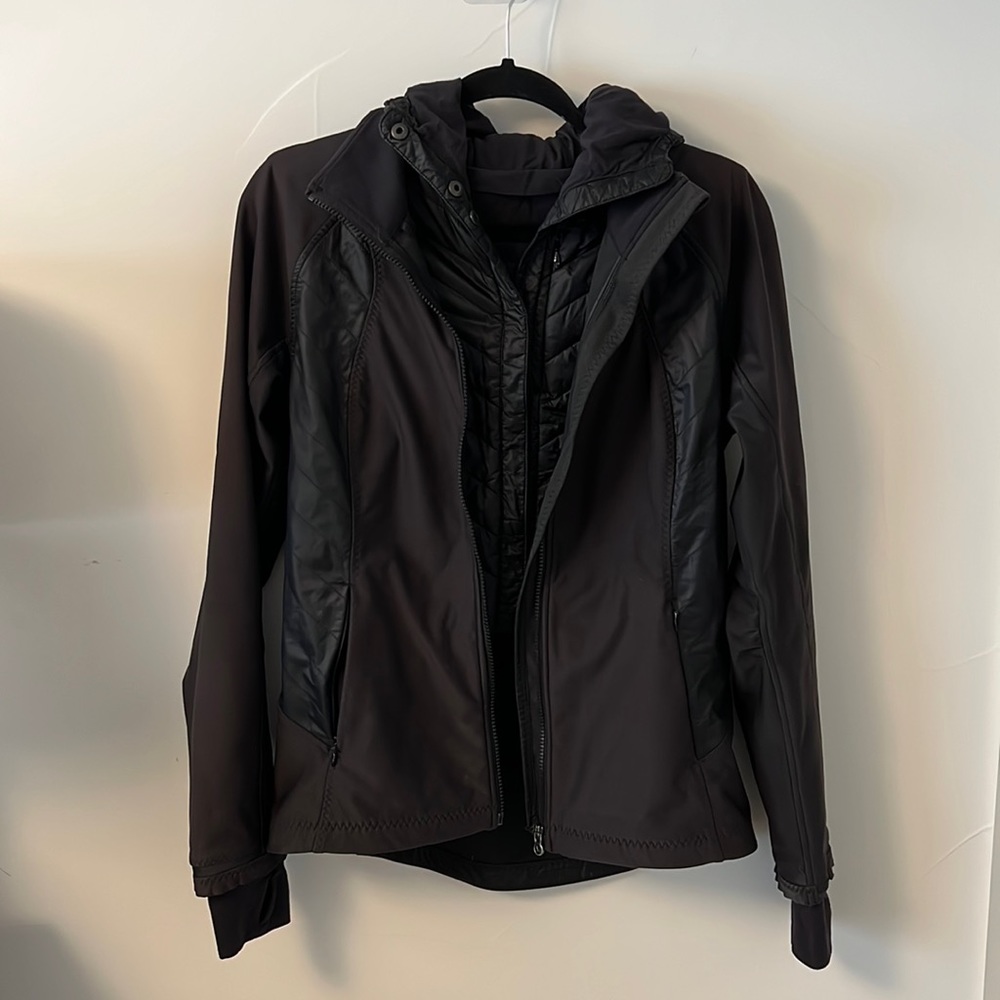Lululemon Wind Runner Softshell Jacket (with Removable Cropped Vest) Size 8